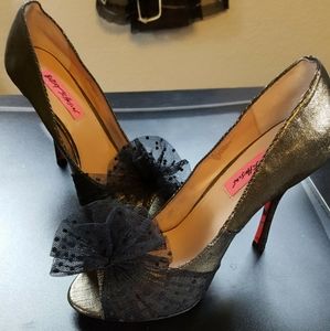 Betsey Johnson Gold and Black Stiletto Heels with Tulle Accent